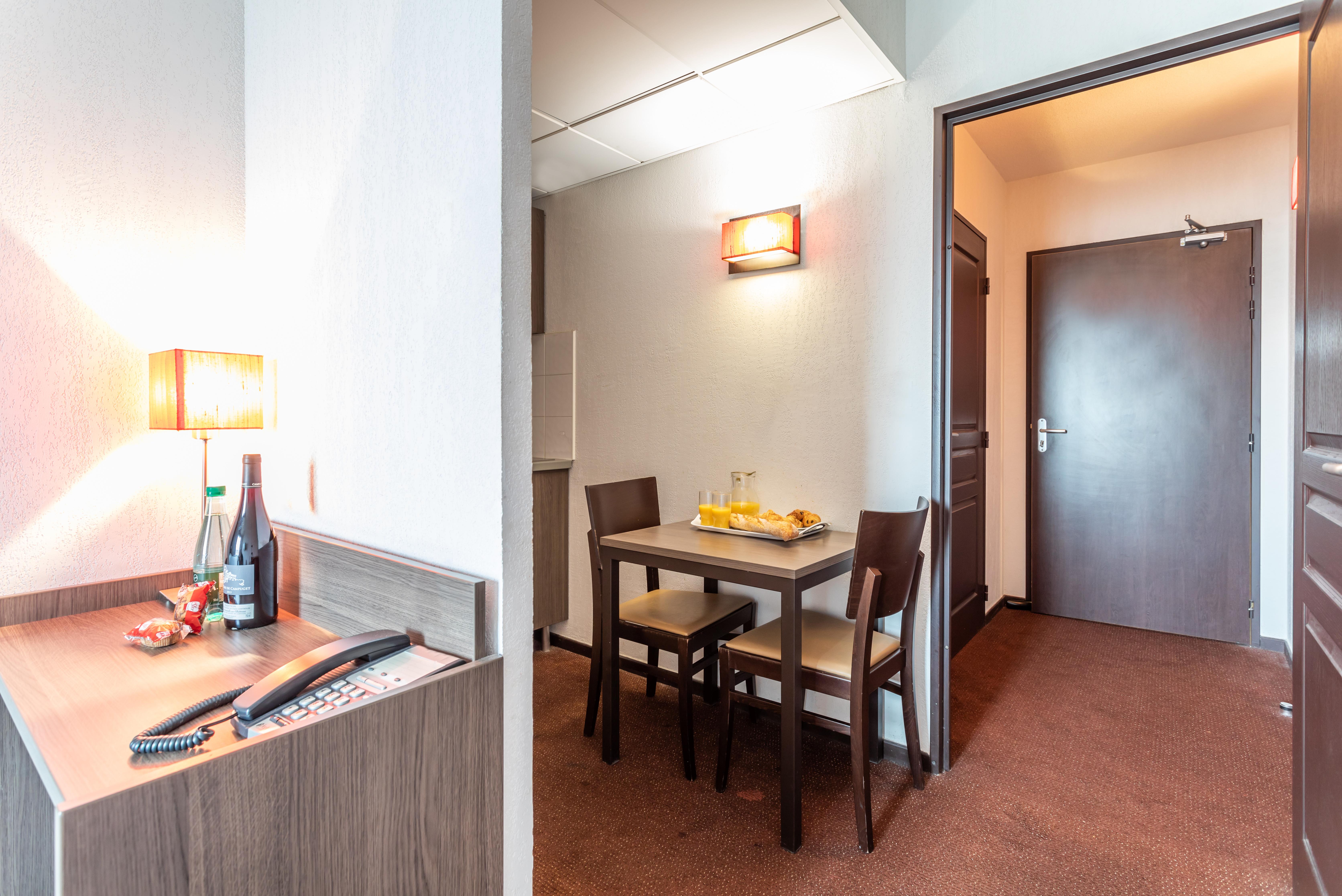 Comfort Aparthotel Nimes Centre Eksteriør billede