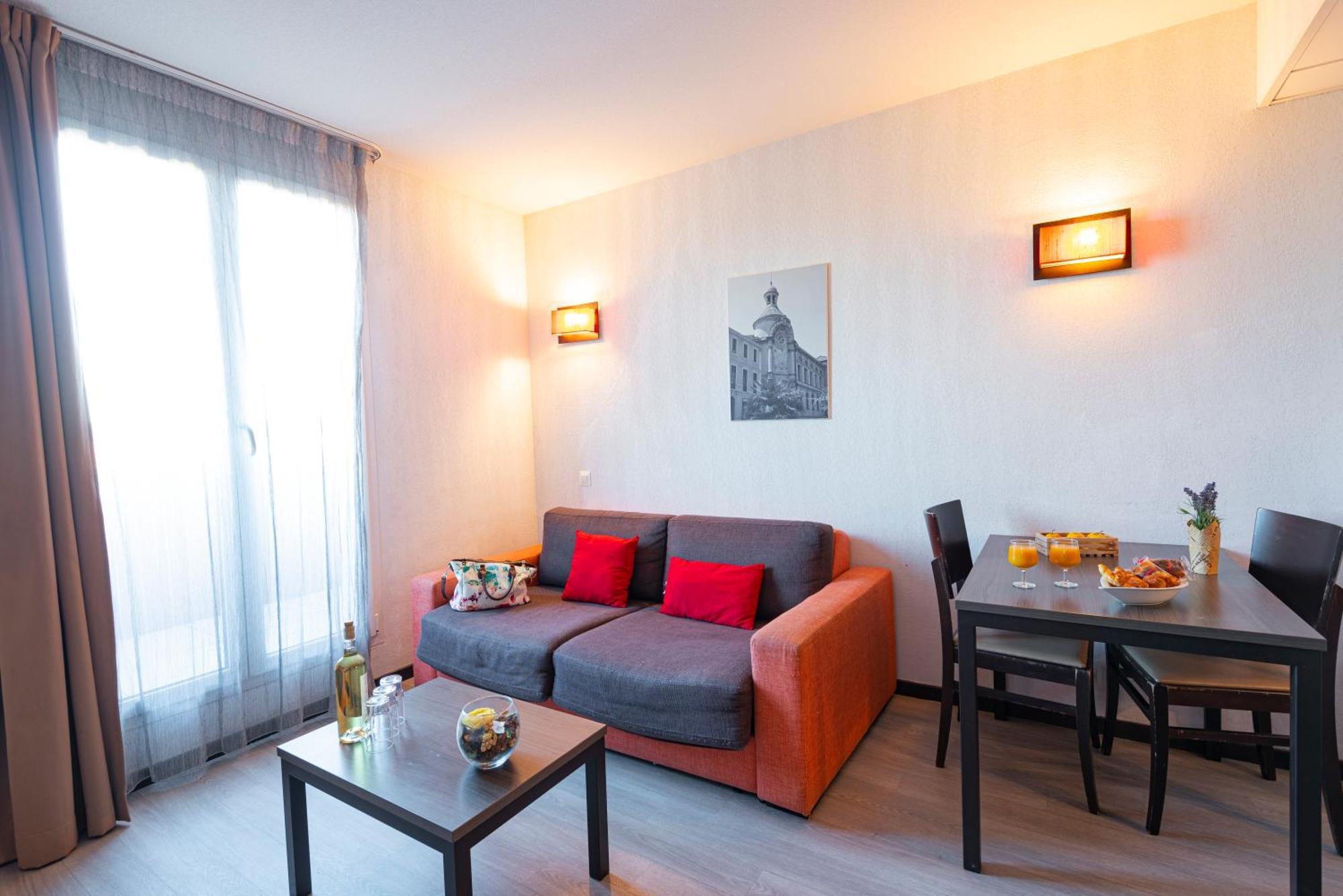 Comfort Aparthotel Nimes Centre Eksteriør billede