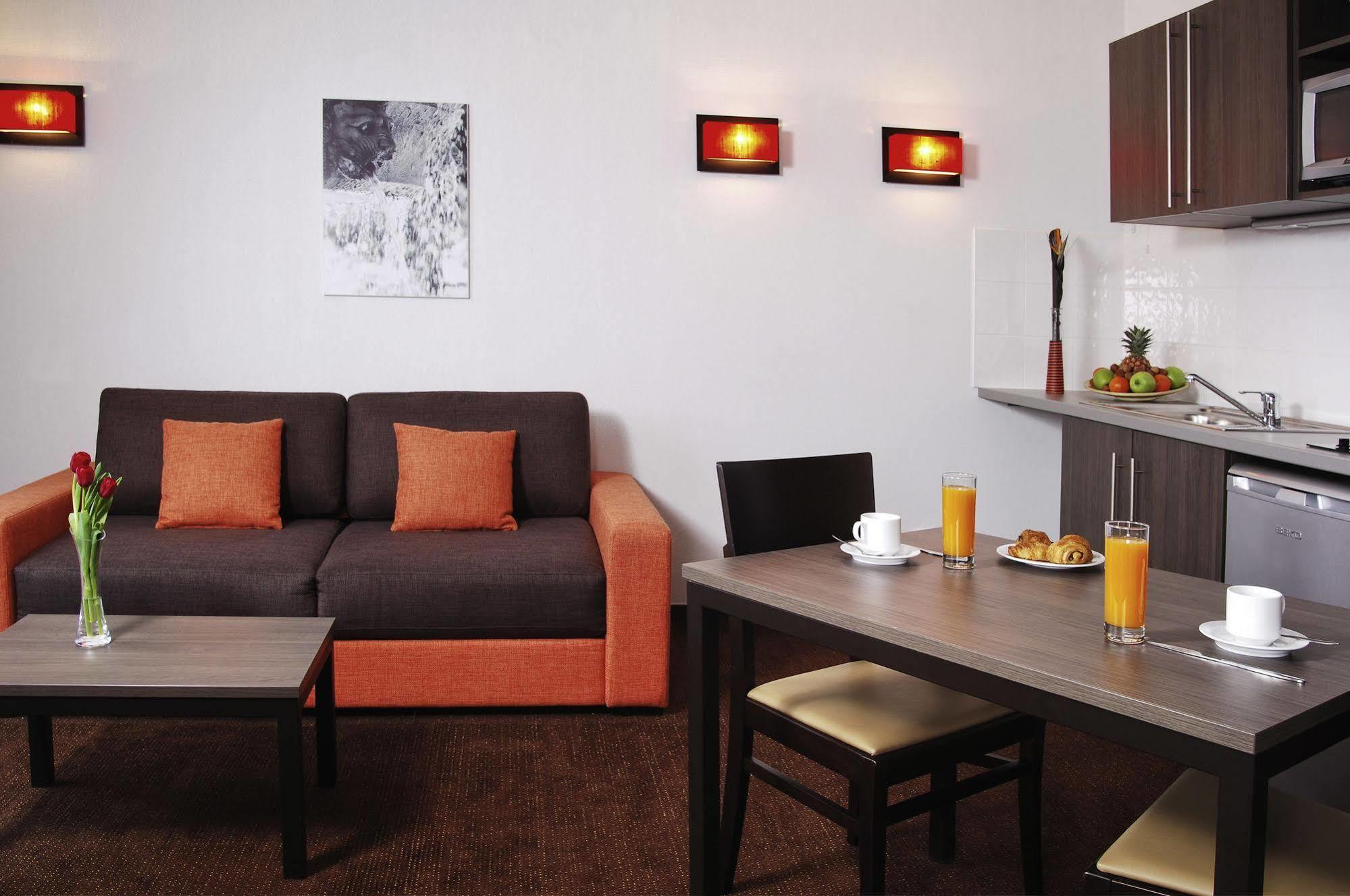 Comfort Aparthotel Nimes Centre Værelse billede